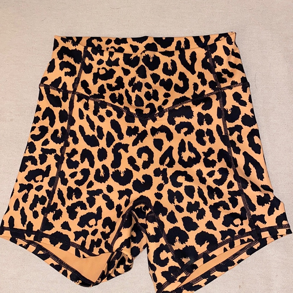 The Ascend Shorts in King Cheetah